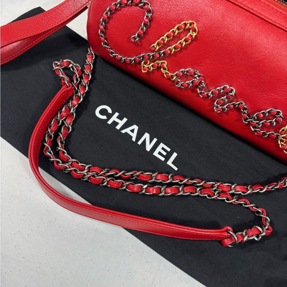 Beautiful NEW Chanel 20S Calfskin Chain Signature Bowling Bag Red - Picture 15 of 15